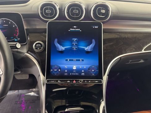 Certified 2024 Mercedes-Benz GLC 300 4MATIC image 19