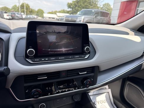 Certified 2023 Nissan Rogue SV w/ SV Premium B Package AWD/4WD image 6
