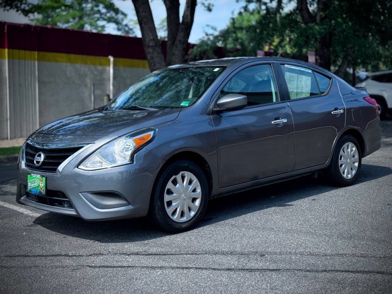 Used 2019 Nissan Versa SV FWD image 3