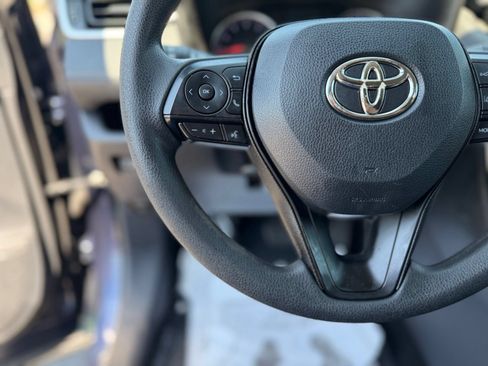 Used 2019 Toyota RAV4 XLE FWD image 17