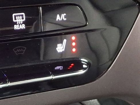 Used 2021 Buick Envision Essence w/ Technology Package I image 27