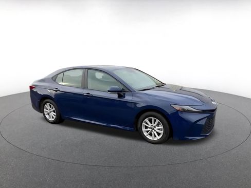 Used 2025 Toyota Camry LE image 2