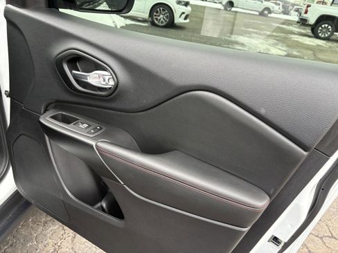 Used 2022 Jeep Cherokee Trailhawk w/ Sun, Sound & Nav Group image 11