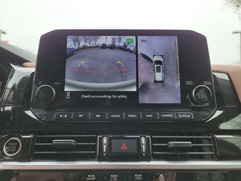 Used 2023 Nissan Pathfinder Platinum image 33