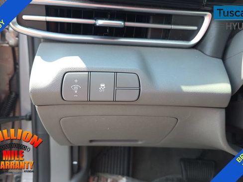 Used 2024 Hyundai Elantra SEL FWD image 14