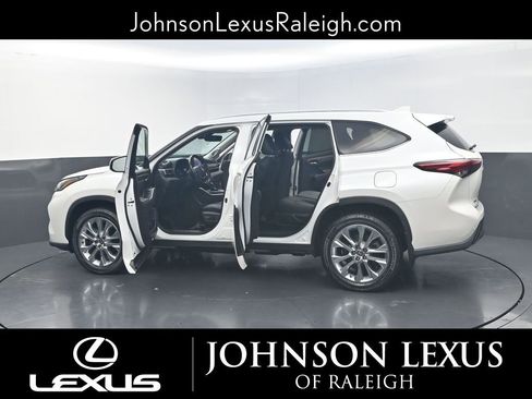 Used 2020 Toyota Highlander Limited image 27