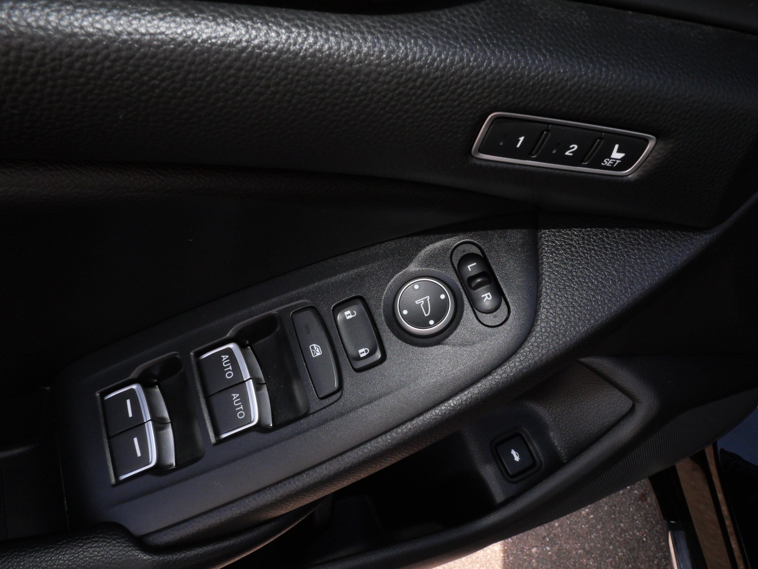 Certified 2018 Honda Accord EX-L image 15