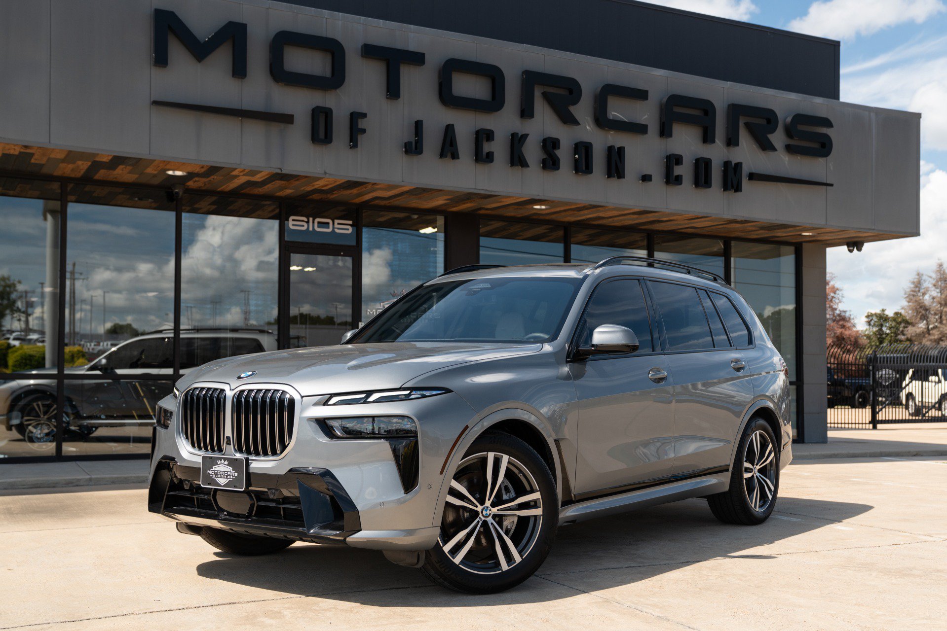 Used 2026 BMW X7 xDrive40i w/ M Sport Package AWD/4WD image 1
