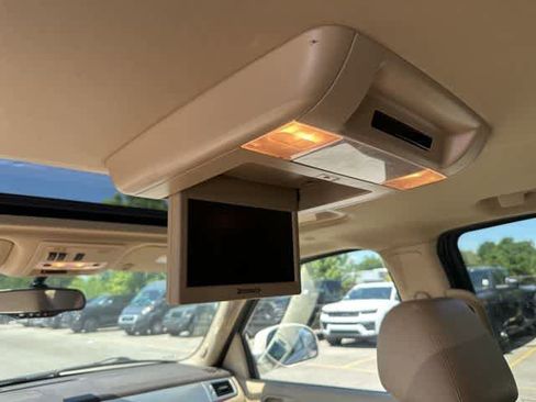 Used 2013 Cadillac Escalade Premium AWD/4WD image 12