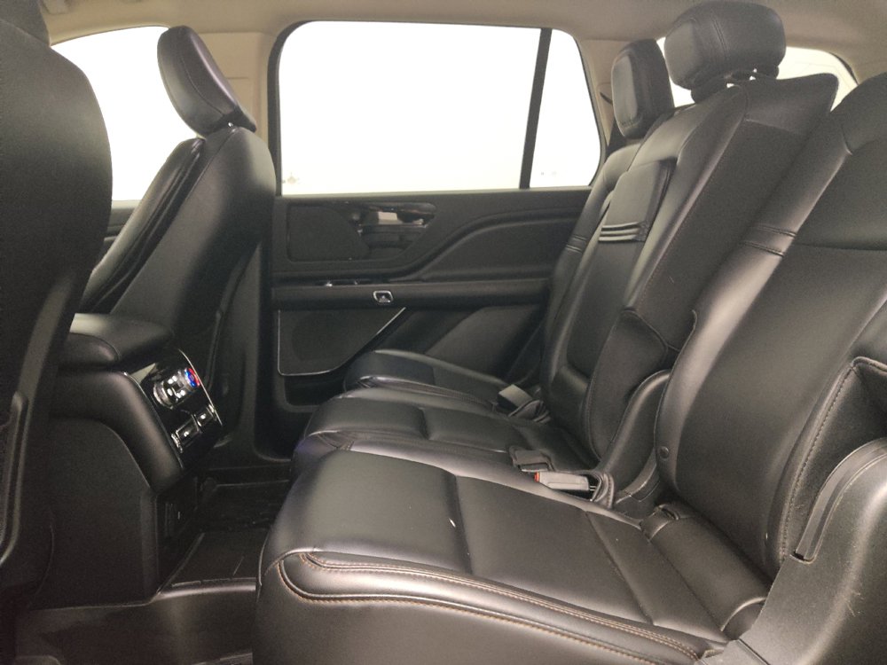 Used 2021 Lincoln Aviator 2WD w/ Class IV Trailer Tow Package image 18