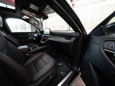 Used 2025 Ford Explorer Platinum w/ LUX Leather Package image 26