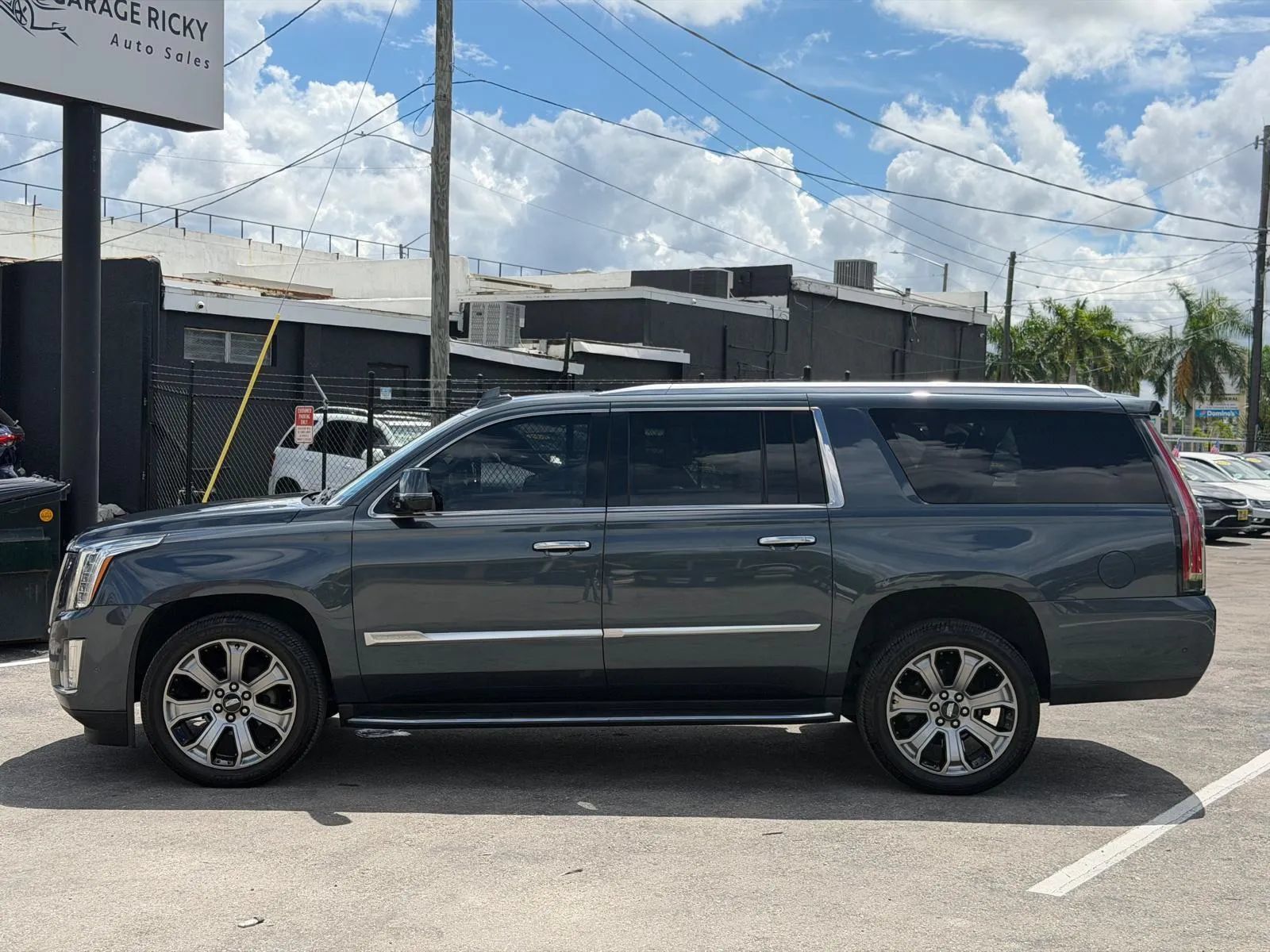 Used 2019 Cadillac Escalade ESV Luxury AWD/4WD image 8