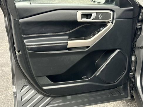 Used 2023 Ford Explorer XLT w/ Equipment Group 202A image 15