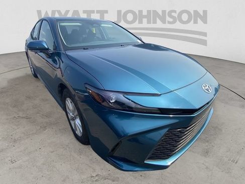 Used 2025 Toyota Camry LE FWD image 14