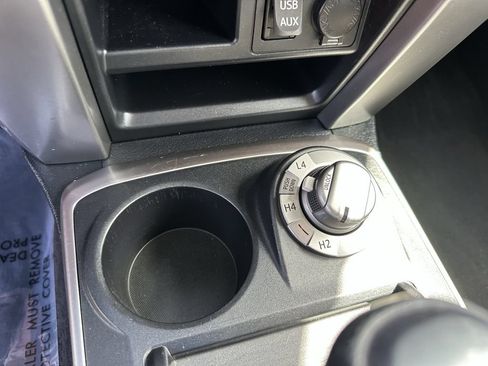 Used 2019 Toyota 4Runner SR5 AWD/4WD image 28