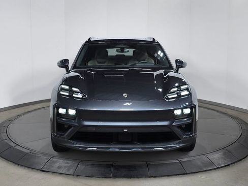 Certified 2025 Porsche Macan Turbo Electric AWD/4WD image 10