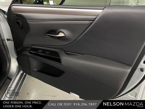 Used 2023 Lexus ES 350 F Sport w/ Accessory Package (Z2) image 41