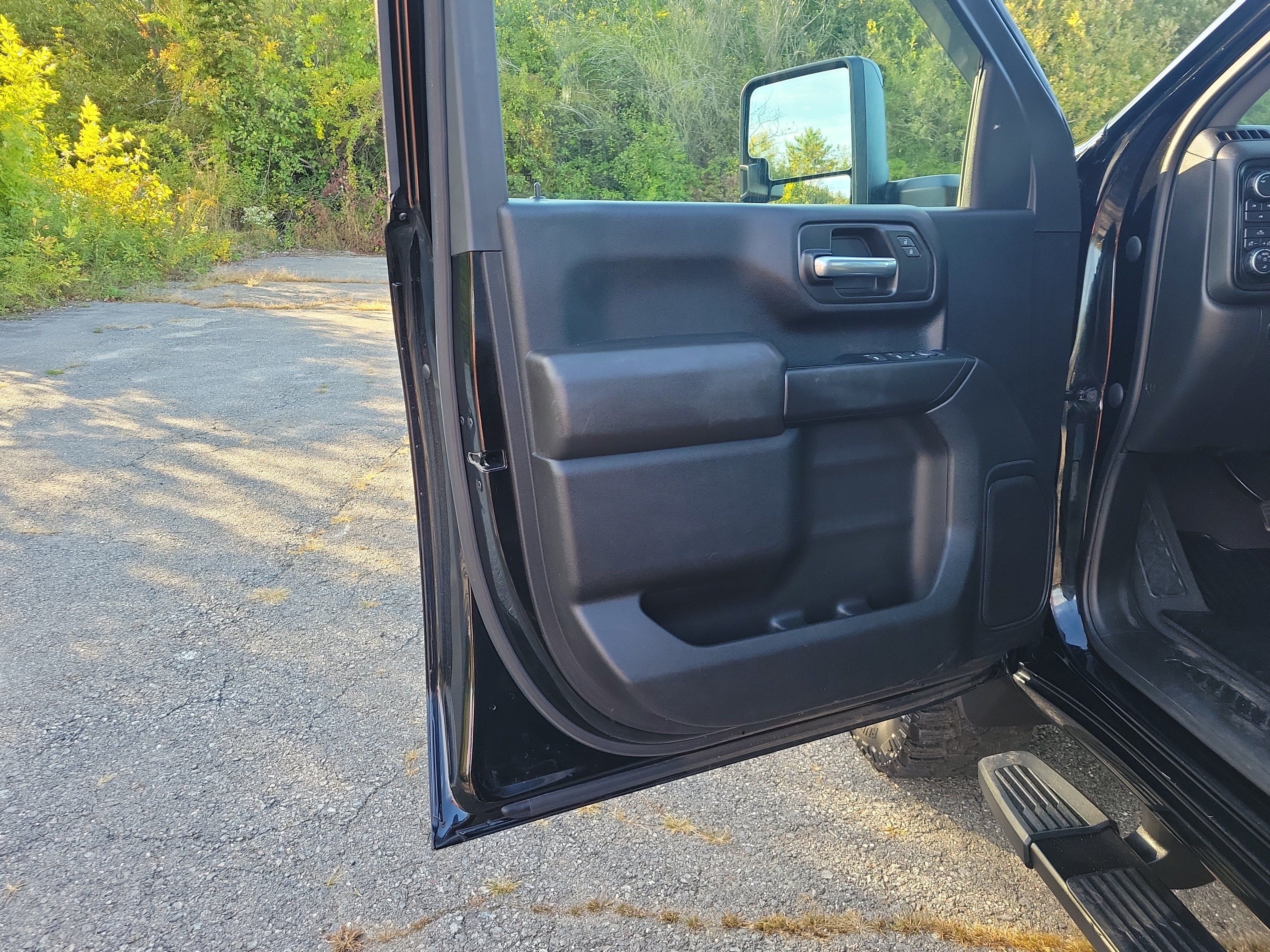 Used 2023 Chevrolet Silverado 2500 Custom w/ Custom Value Package AWD/4WD image 15