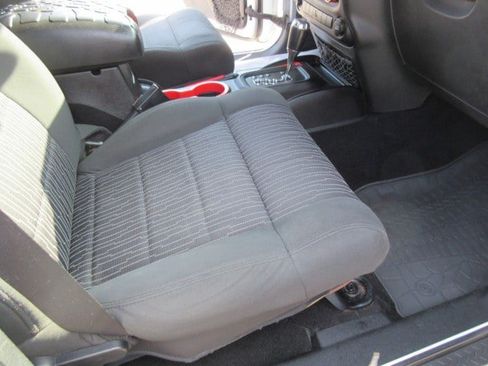 Used 2012 Jeep Wrangler Unlimited Sport AWD/4WD image 23