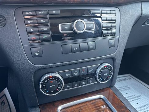 Used 2013 Mercedes-Benz GLK 350 4MATIC image 31