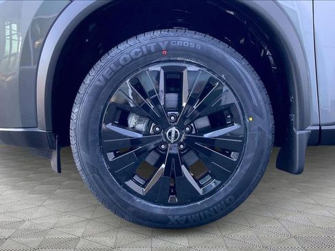 Used 2023 Nissan Rogue SV image 21