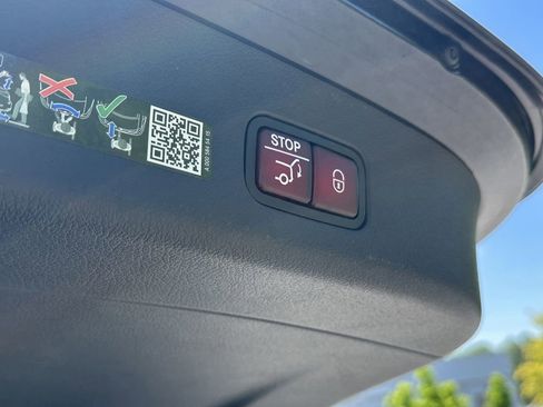 Certified 2025 Mercedes-Benz GLC 300 4MATIC image 21