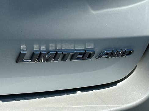 Used 2017 Toyota Highlander Limited AWD/4WD image 33