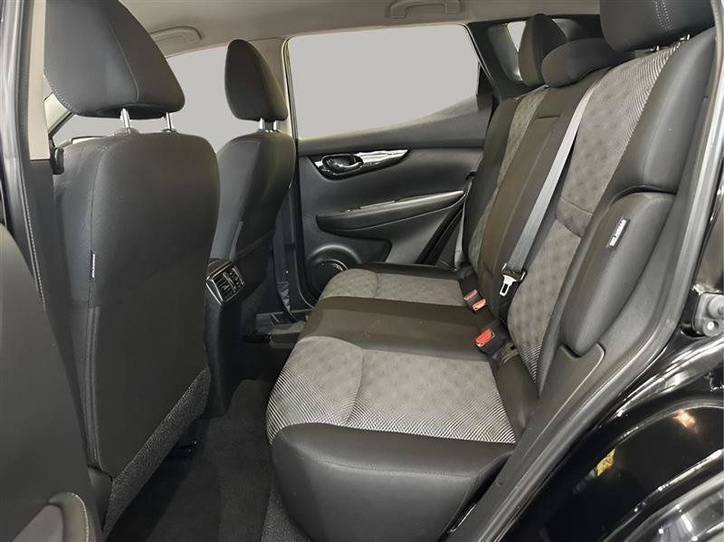 Used 2021 Nissan Rogue Sport SV AWD/4WD image 22
