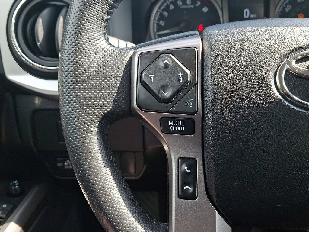 Used 2022 Toyota Tacoma SR5 AWD/4WD image 20