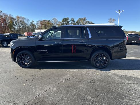 New 2026 Chevrolet Suburban Premier image 6