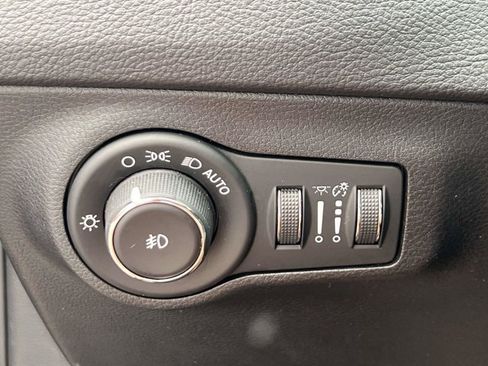 Used 2018 Jeep Compass Latitude w/ Popular Equipment Group AWD/4WD image 20