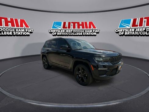 Used 2023 Jeep Grand Cherokee Limited w/ Black Appearance Package AWD/4WD image 2