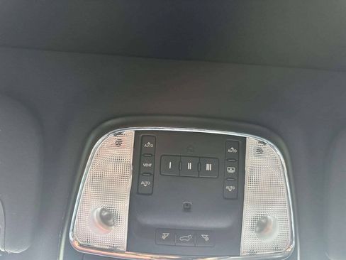 Used 2018 Jeep Grand Cherokee Overland AWD/4WD image 40