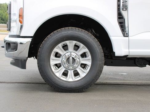 Used 2024 Ford F250 XL w/ XL Chrome Package RWD image 39