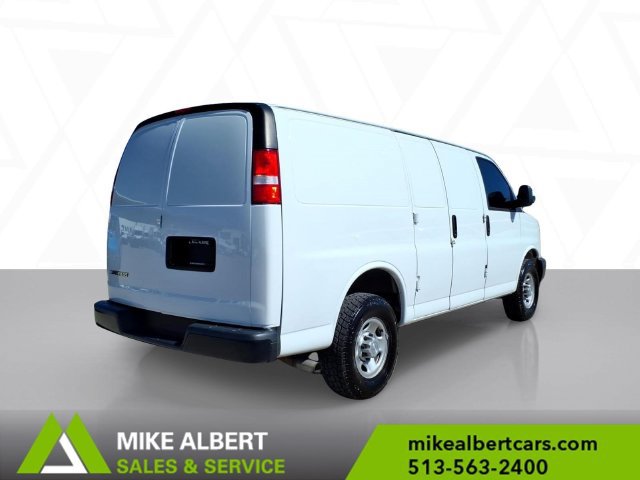 Used 2019 Chevrolet Express 2500 w/ Driver Convenience Package RWD image 7