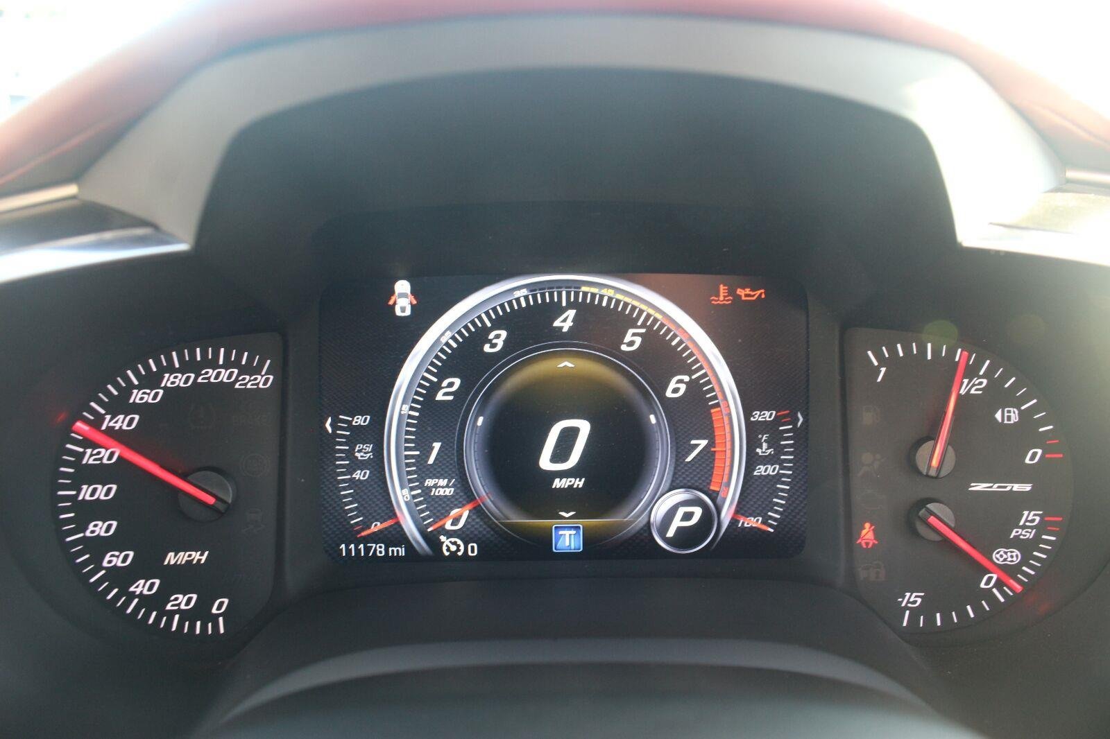 Used 2016 Chevrolet Corvette Z06 w/ 3LZ Preferred Equipment Group RWD image 27