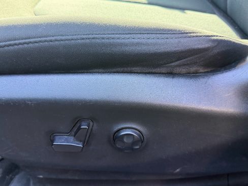 Used 2021 Chrysler Pacifica Touring w/ S Appearance Package FWD image 10
