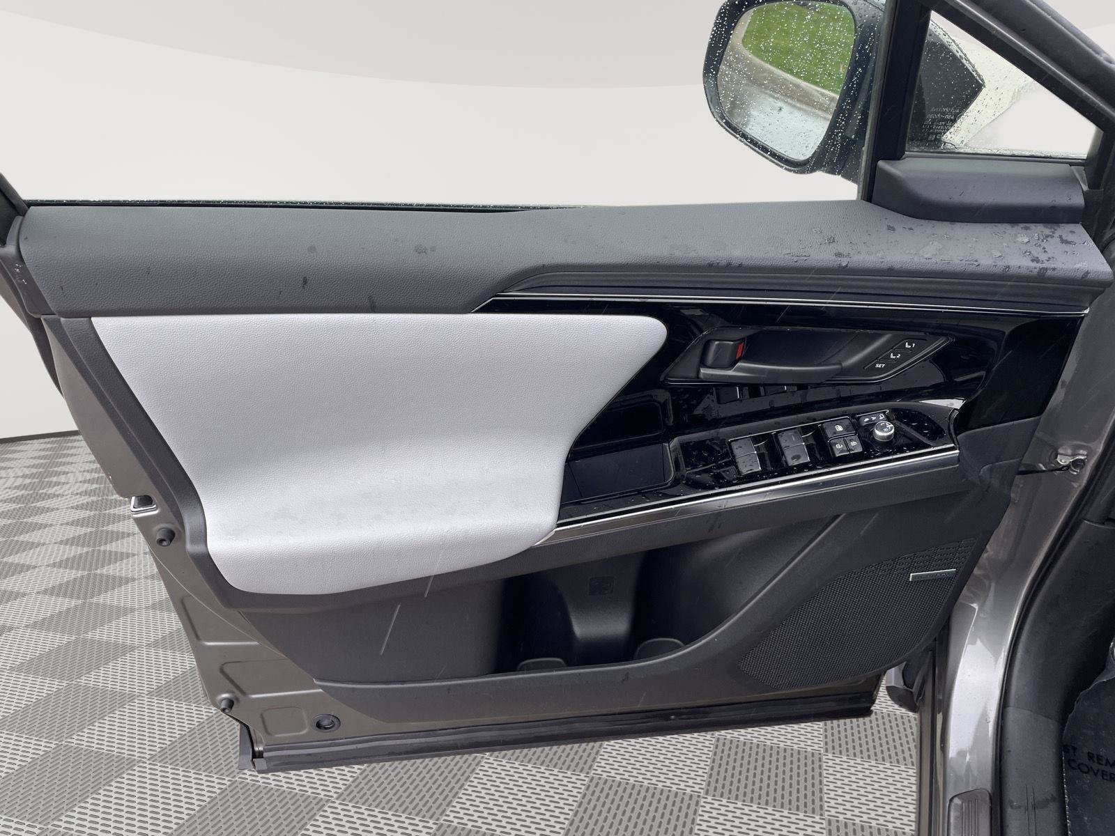 Certified 2023 Subaru Solterra AWD image 25