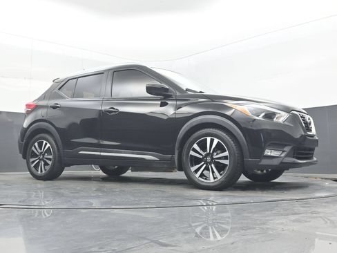 Used 2018 Nissan Kicks SR FWD image 23