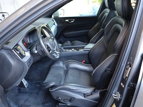 Used 2019 Volvo XC60 T6 R-Design w/ Protection Package Premier AWD/4WD image 24