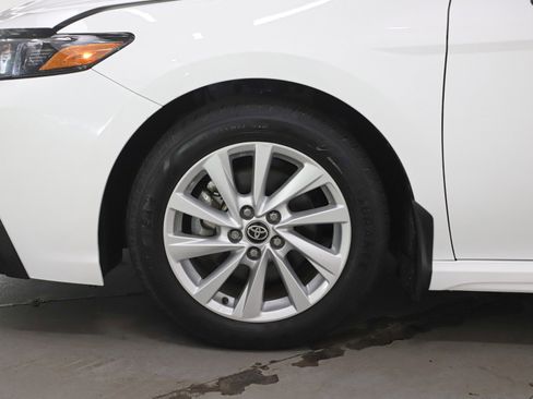 Used 2024 Toyota Camry SE image 29