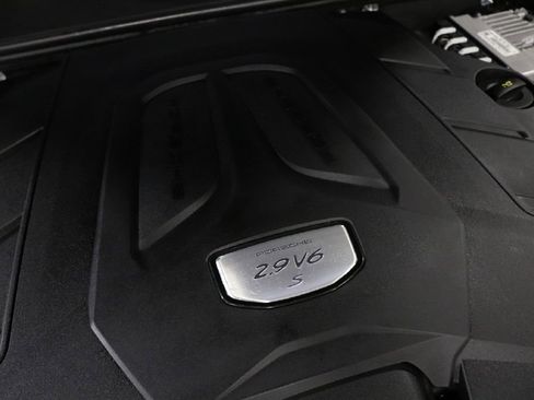 Used 2019 Porsche Cayenne S image 84