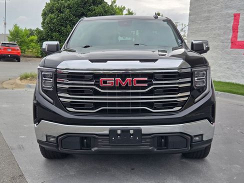 Used 2022 GMC Sierra 1500 SLT w/ SLT Convenience Package AWD/4WD image 2