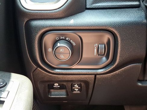 Used 2022 RAM 1500 Big Horn AWD/4WD image 21