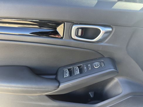 Used 2024 Honda Civic EX-L image 9