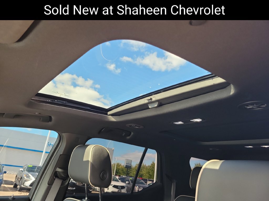 Used 2023 Chevrolet Traverse Premier w/ Redline Edition AWD/4WD image 6