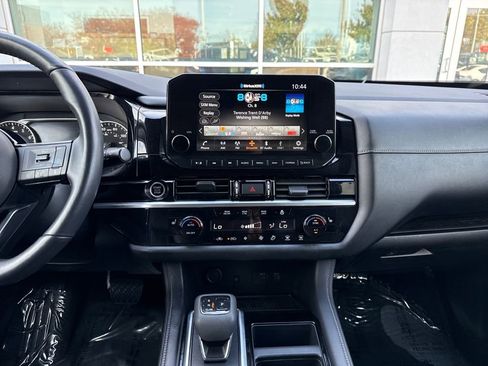 Used 2023 Nissan Pathfinder SL w/ SL Premium Package image 17