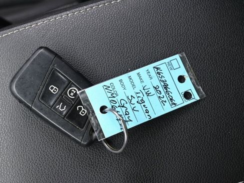 Used 2022 Volkswagen Tiguan SE R-Line image 21