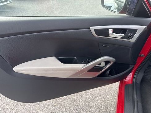 Used 2013 Hyundai Veloster Base w/ Style Pkg image 13