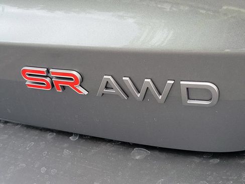New 2026 Nissan Kicks SR AWD/4WD image 13